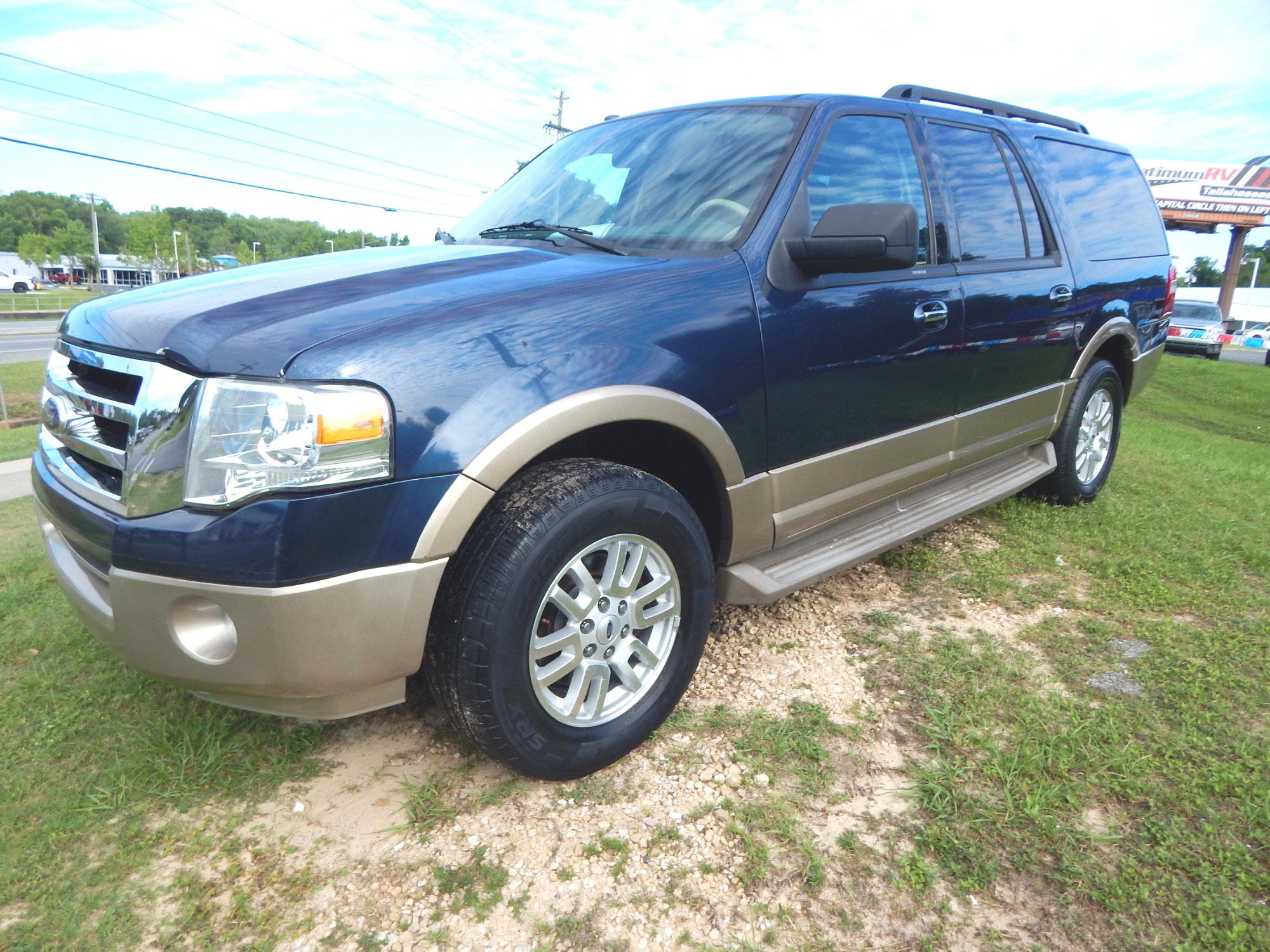 photo of 2013 Ford Expedition EL XLT 2WD